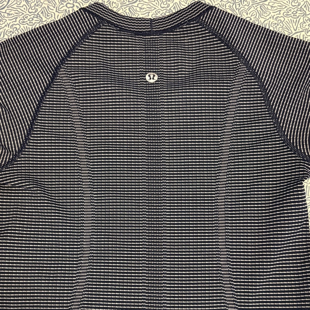 EUC Lululemon athletica Navy and White Striped Short Sleeve Athletic Tee